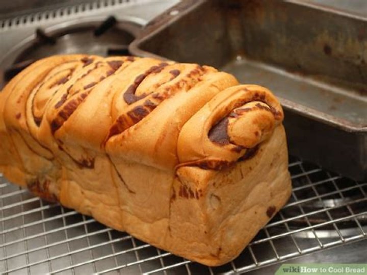 How long to cool bread before wrapping?